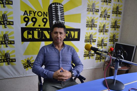 Afyon Kocatepe Üniversitesi (AKÜ) ve Gün FM işbirliğinde süren Kampüs programına AKÜ Spor Bilimleri Fakültesi Dekan Yardımcımız Sayın Prof. Dr. Mehmet Yıldız konuk oldu.